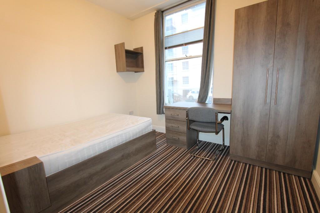 5 bed 1st Floor Flat for rent in Royal Leamington Spa. From Belvoir - Leamington Spa