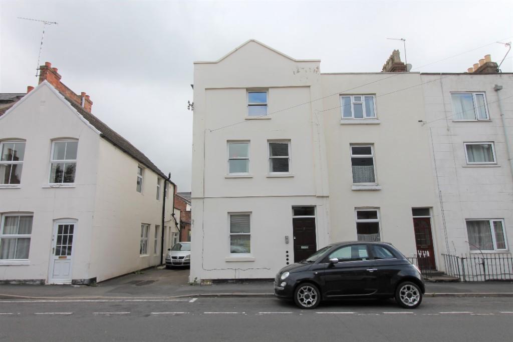 4 bed 1st Floor Flat for rent in Royal Leamington Spa. From Belvoir - Leamington Spa 4 bed 1st Floor Flat for rent in Royal Leamington Spa. From Belvoir - Leamington Spa