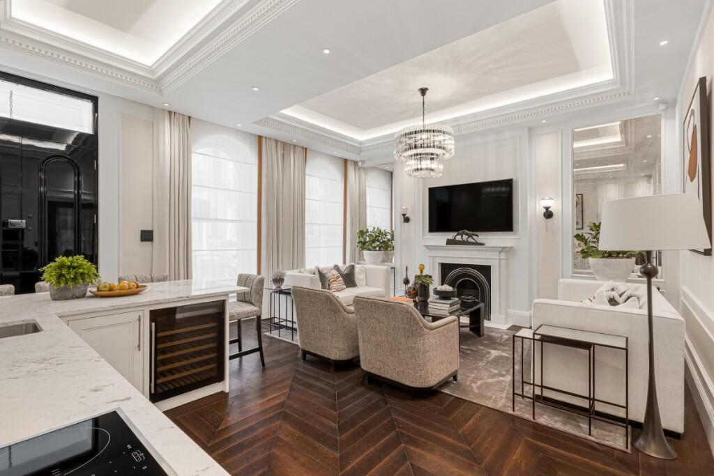4 bed 1st Floor Flat for rent in Kensington. From Berkeley & Woods - London