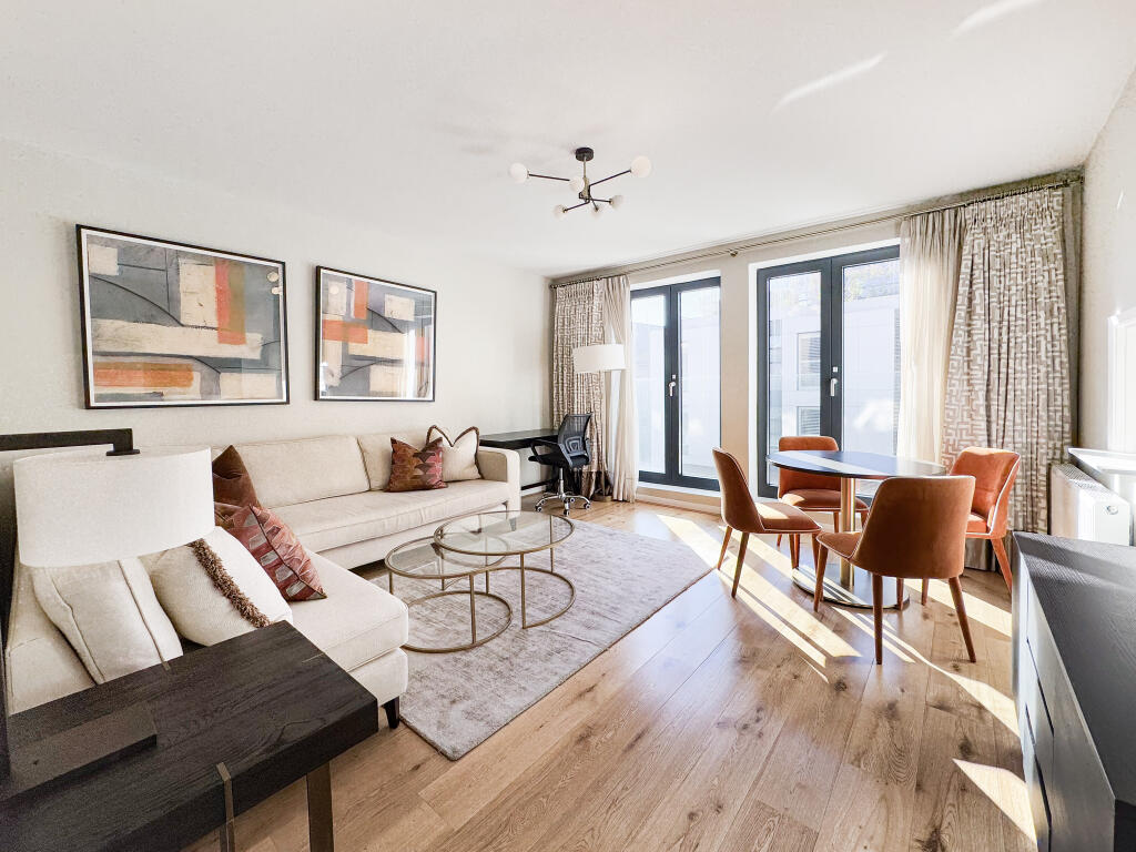 2 bed 1st Floor Flat for rent in Chelsea. From Berkeley & Woods - London