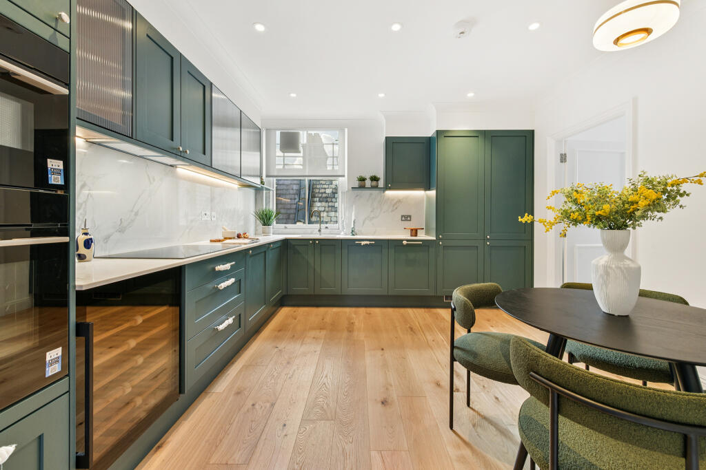 4 bed 1st Floor Flat for rent in Kensington. From Berkeley & Woods - London 4 bed 1st Floor Flat for rent in Kensington. From Berkeley & Woods - London