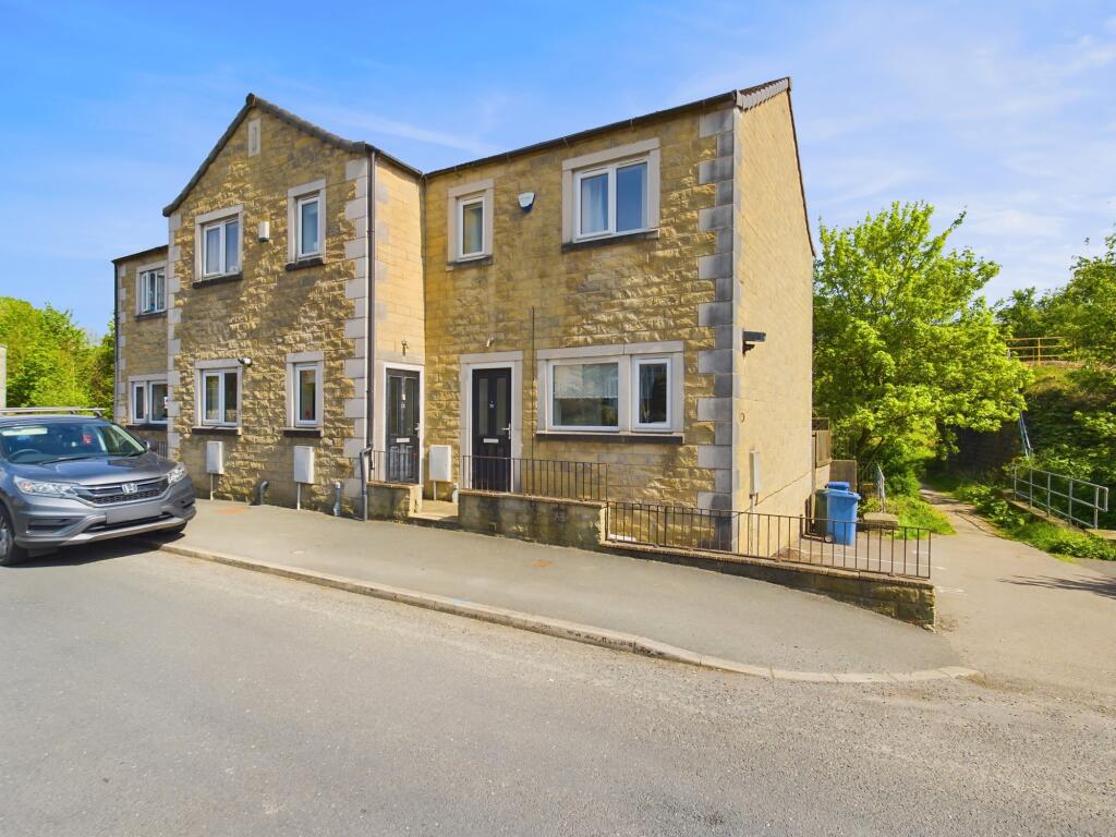 3 bed Town House for rent in Skipton. From Belvoir - Skipton 3 bed Town House for rent in Skipton. From Belvoir - Skipton