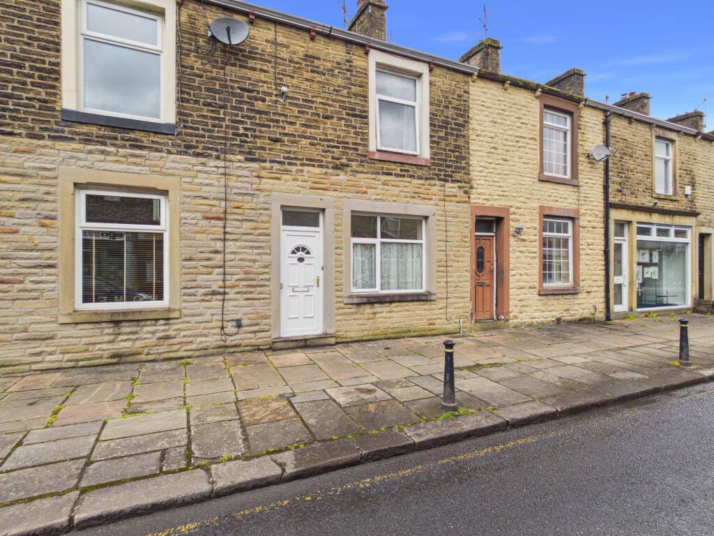 3 bed Mid Terraced House for rent in Earby. From Belvoir - Skipton 3 bed Mid Terraced House for rent in Earby. From Belvoir - Skipton