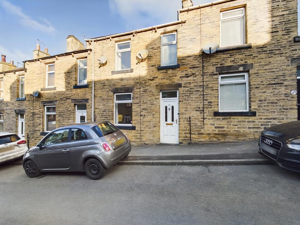 2 bed Mid Terraced House for rent in Skipton. From Belvoir - Skipton 2 bed Mid Terraced House for rent in Skipton. From Belvoir - Skipton