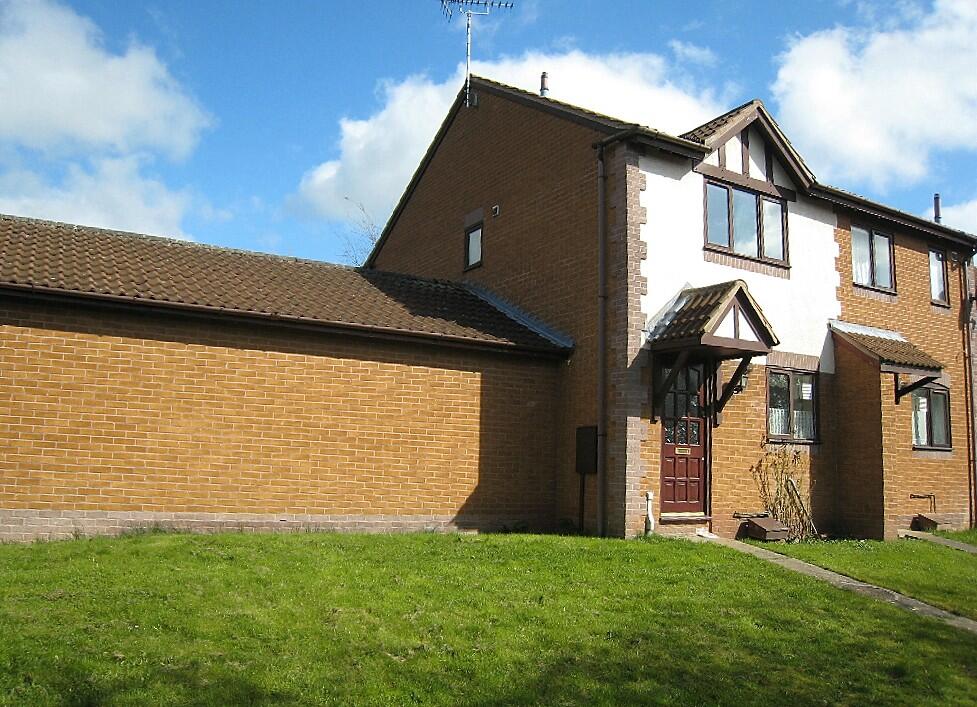 2 bed Town House for rent in Stone. From Belvoir - Stone