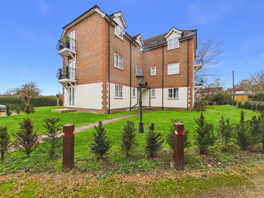 1 bed 1st Floor Flat for rent in Taplow. From Bonners & Babingtons - Marlow