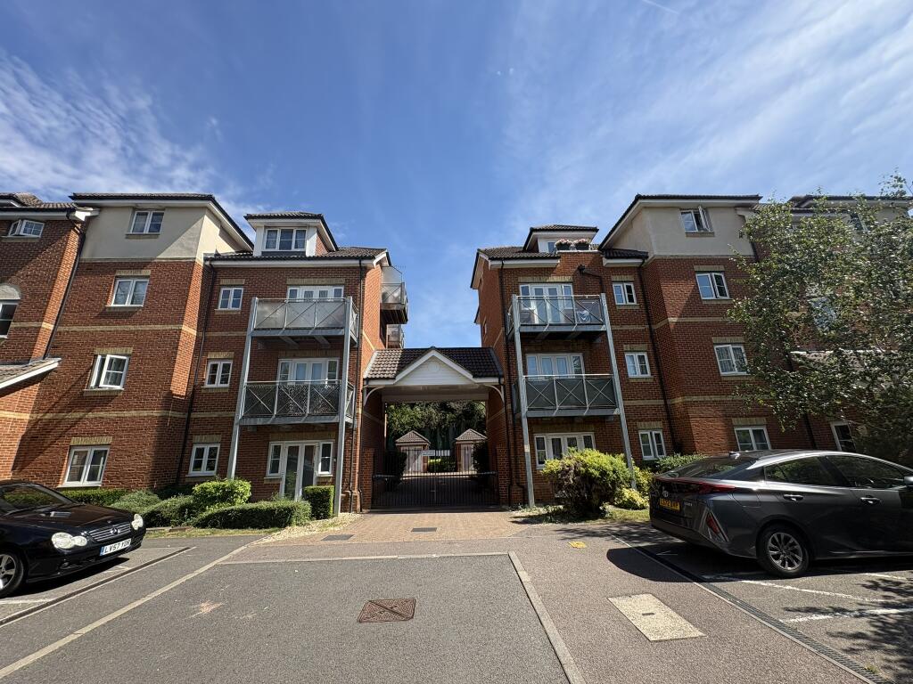 2 bed Apartment for rent in Downley. From Bonners & Babingtons - Marlow