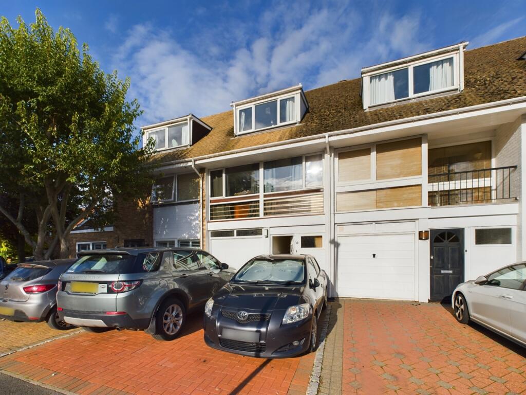 3 bed Mid Terraced House for rent in Marlow. From Bonners & Babingtons - Marlow 3 bed Mid Terraced House for rent in Marlow. From Bonners & Babingtons - Marlow