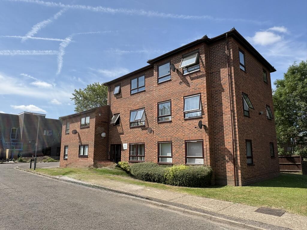 2 bed Apartment for rent in Marlow. From Bonners & Babingtons - Marlow
