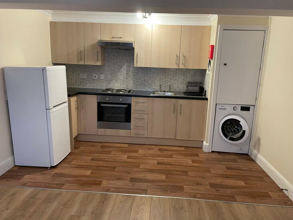 1 bed Flat for rent in Borehamwood. From Berns & Co - West Hampstead