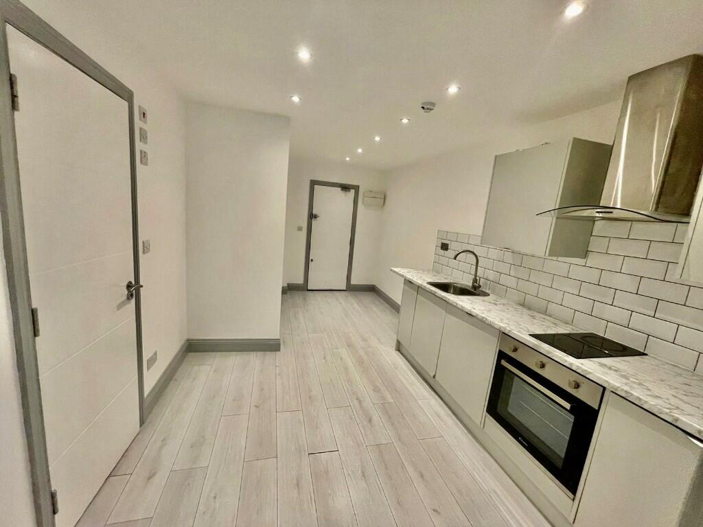 1 bed Flat for rent in Wembley. From Berns & Co - West Hampstead