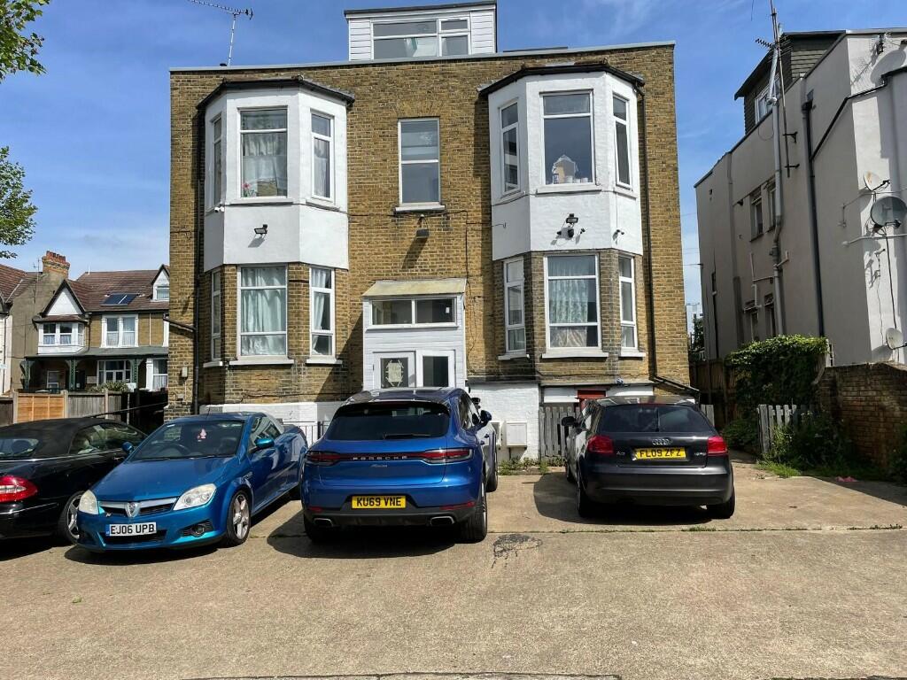 2 bed Flat for rent in Southend-on-Sea. From ubaTaeCJ
