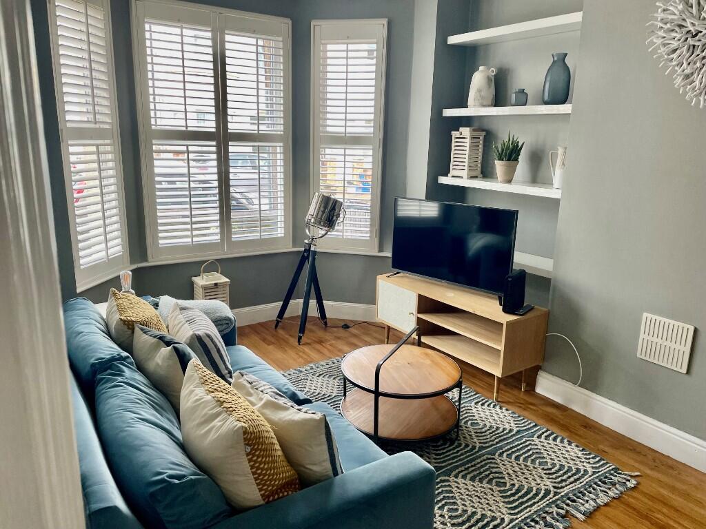 3 bed Mid Terraced House for rent in Southend-on-Sea. From Berns & Co - West Hampstead 3 bed Mid Terraced House for rent in Southend-on-Sea. From Berns & Co - West Hampstead