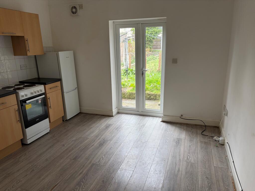1 bed 1st Floor Flat for rent in Southend-on-Sea. From Berns & Co - West Hampstead
