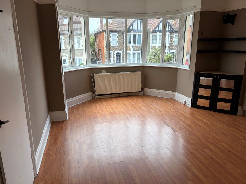 0 bed 1st Floor Flat for rent in Southend-on-Sea. From Berns & Co - West Hampstead