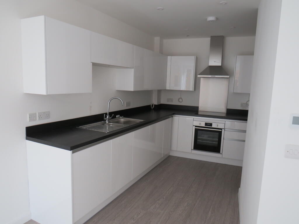 1 bed 1st Floor Flat for rent in London. From Berns & Co - West Hampstead