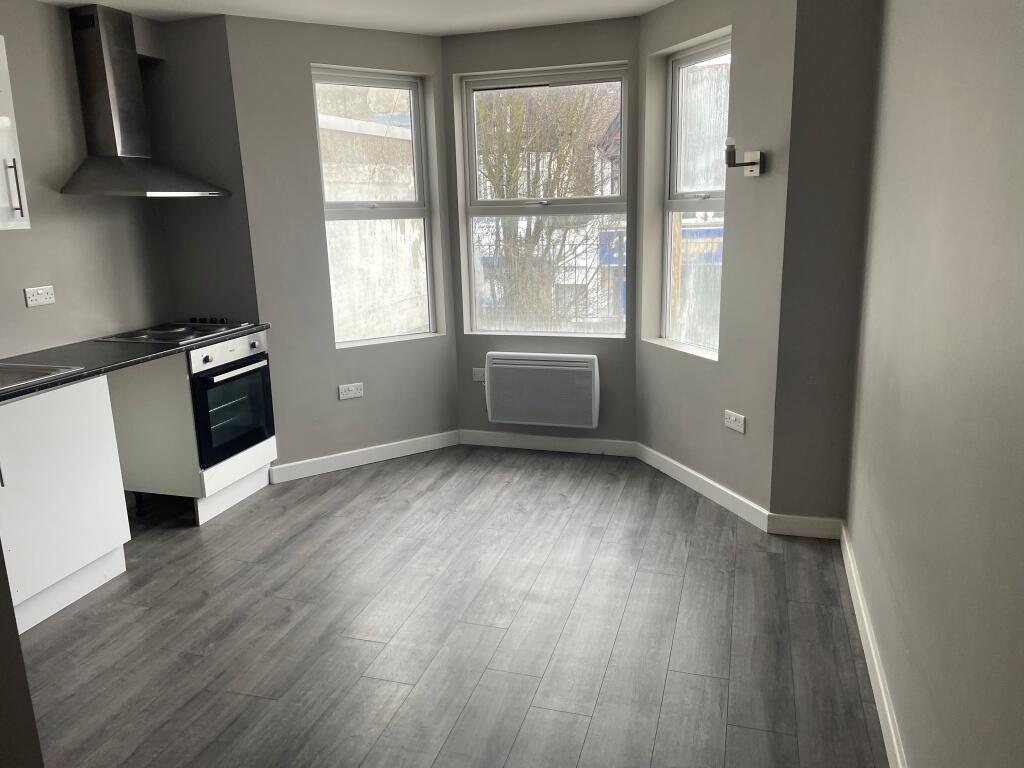 3 bed Studio for rent in Southend-on-Sea. From Berns & Co - West Hampstead 3 bed Studio for rent in Southend-on-Sea. From Berns & Co - West Hampstead