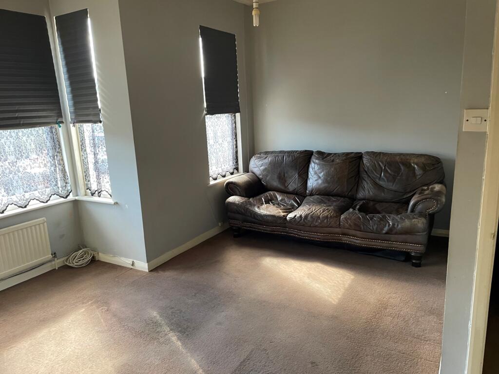 1 bed 1st Floor Flat for rent in Southend-on-Sea. From Berns & Co - West Hampstead