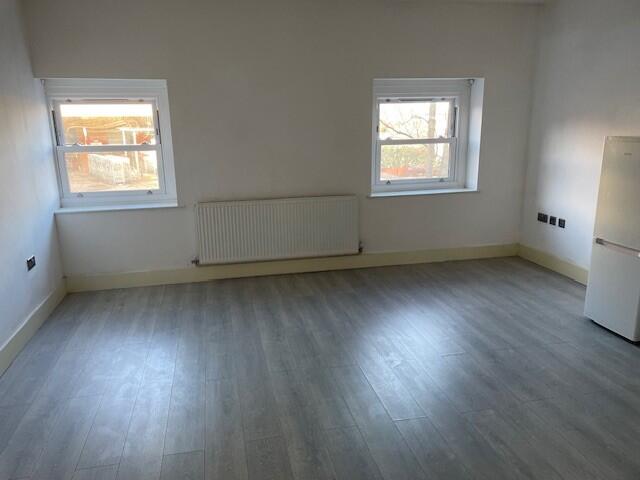 2 bed 1st Floor Flat for rent in Southend-on-Sea. From Berns & Co - West Hampstead