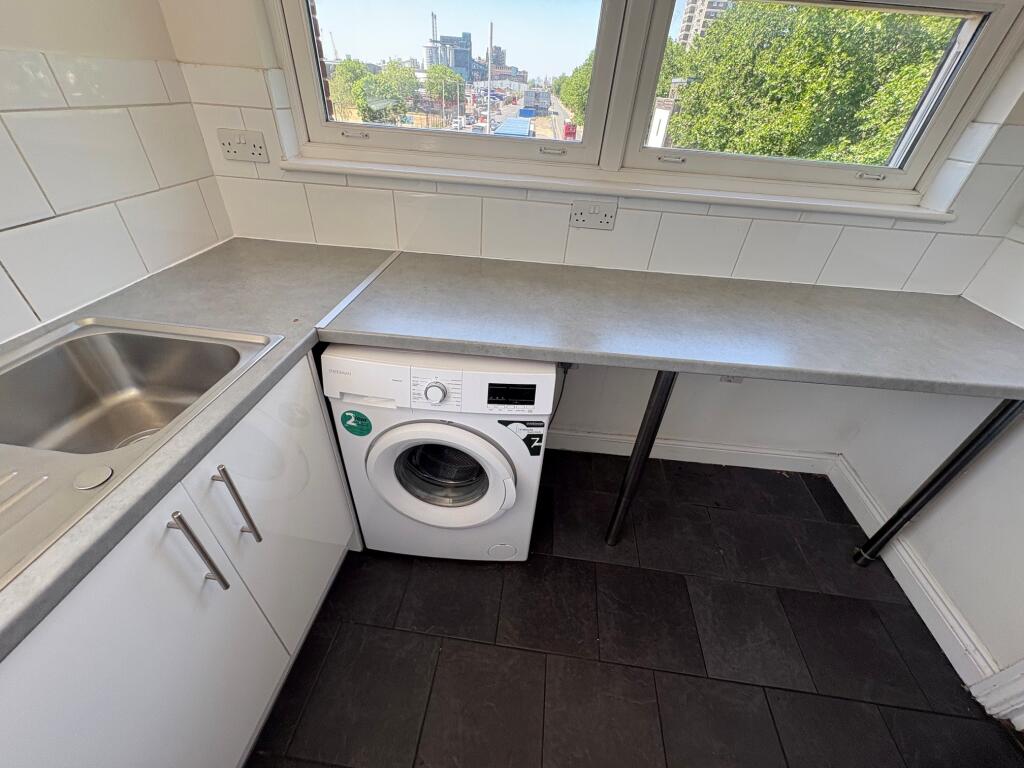 3 bed 1st Floor Flat for rent in Woolwich. From Berns & Co - West Hampstead 3 bed 1st Floor Flat for rent in Woolwich. From Berns & Co - West Hampstead