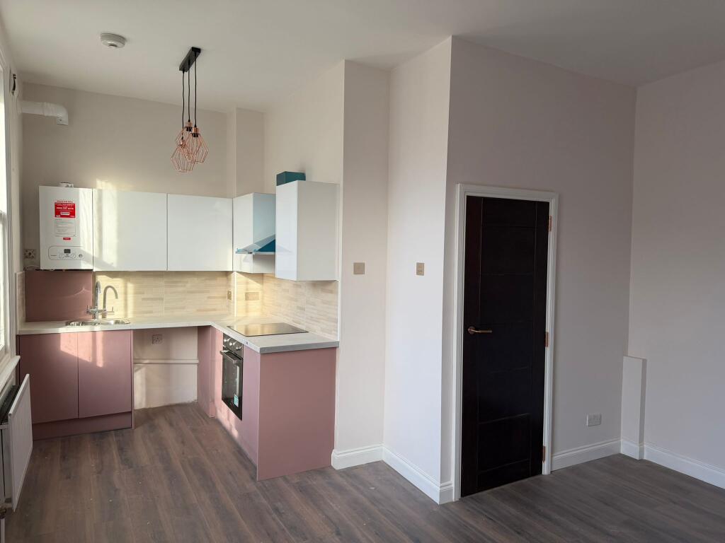 1 bed 1st Floor Flat for rent in London. From Berns & Co - West Hampstead