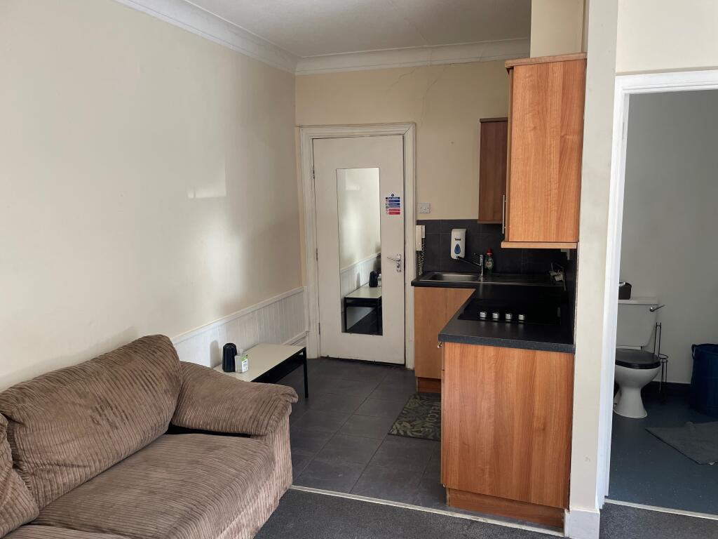 4 bed Studio for rent in Deptford. From Berns & Co - West Hampstead