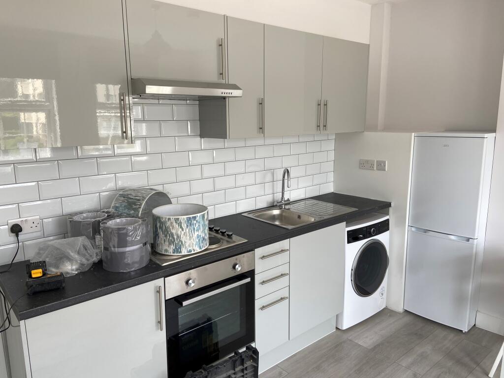 1 bed 1st Floor Flat for rent in London. From Berns & Co - West Hampstead