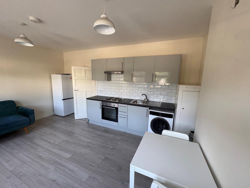1 bed 1st Floor Flat for rent in Finchley. From Berns & Co - West Hampstead