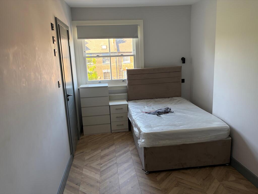 3 bed Studio for rent in Camden Town. From Berns & Co - West Hampstead 3 bed Studio for rent in Camden Town. From Berns & Co - West Hampstead