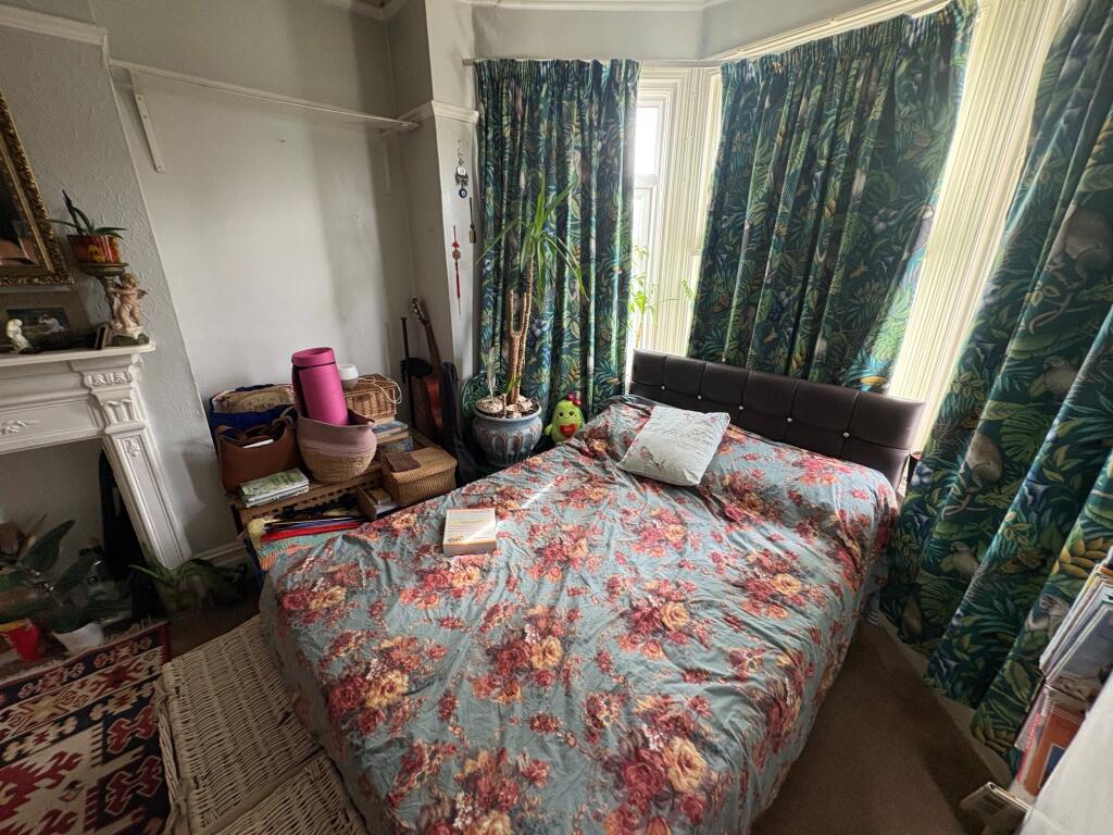 3 bed Studio for rent in Hendon. From Berns & Co - West Hampstead 3 bed Studio for rent in Hendon. From Berns & Co - West Hampstead