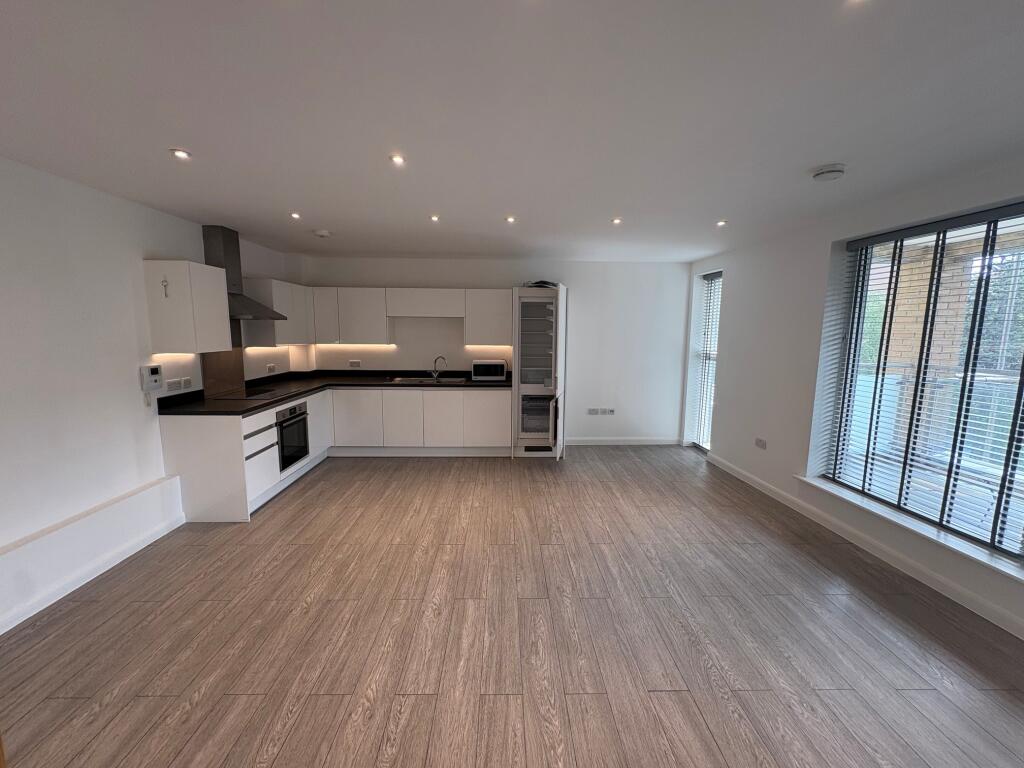 2 bed 1st Floor Flat for rent in Battersea. From Berns & Co - West Hampstead 2 bed 1st Floor Flat for rent in Battersea. From Berns & Co - West Hampstead