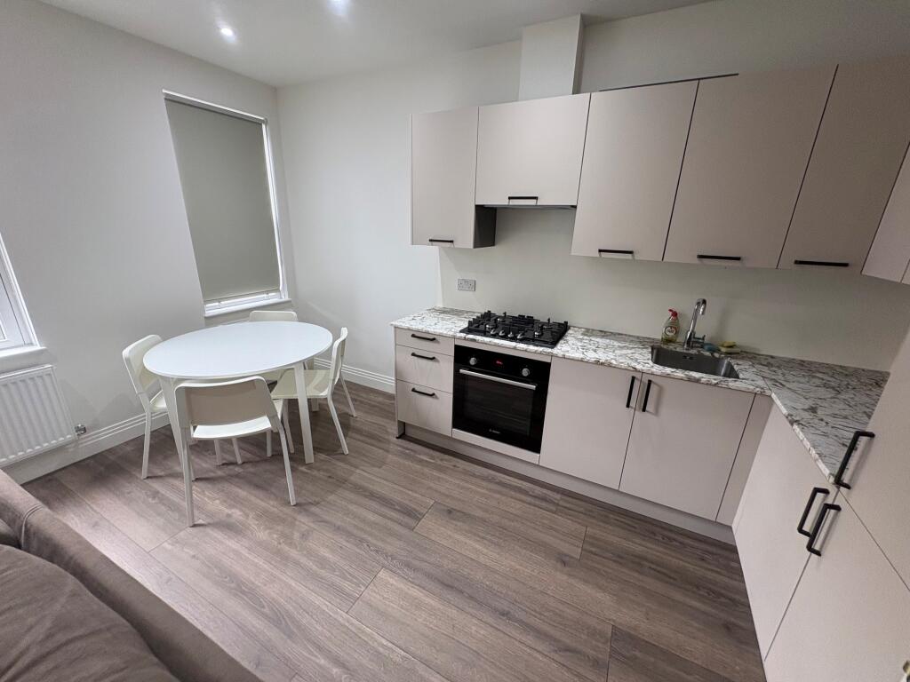 1 bed 1st Floor Flat for rent in Hampstead. From Berns & Co - West Hampstead