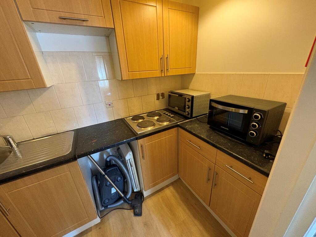 1 bed 1st Floor Flat for rent in Hampstead. From Berns & Co - West Hampstead