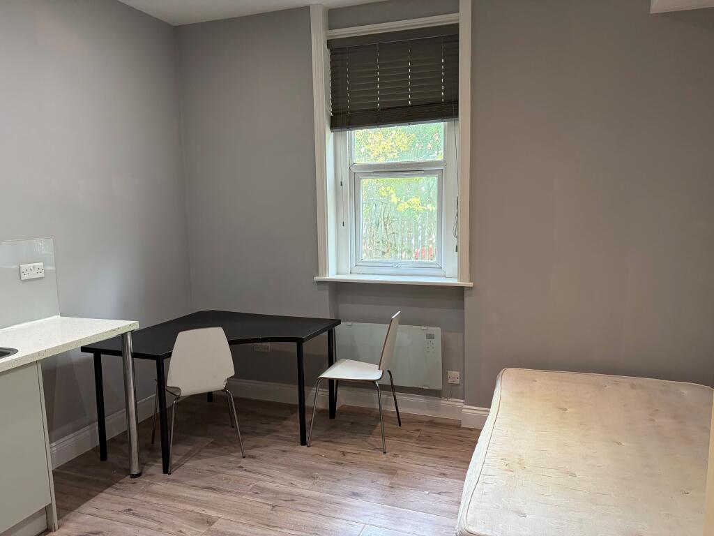 4 bed Studio for rent in Wembley. From Berns & Co - West Hampstead 4 bed Studio for rent in Wembley. From Berns & Co - West Hampstead