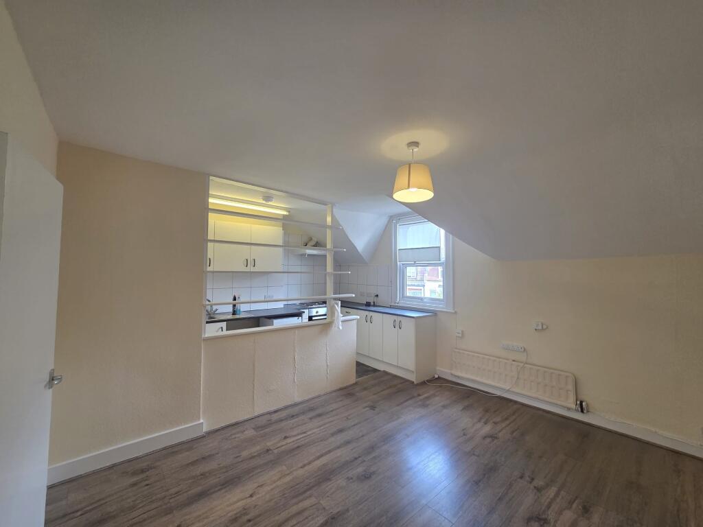 1 bed 1st Floor Flat for rent in London. From Berns & Co - West Hampstead