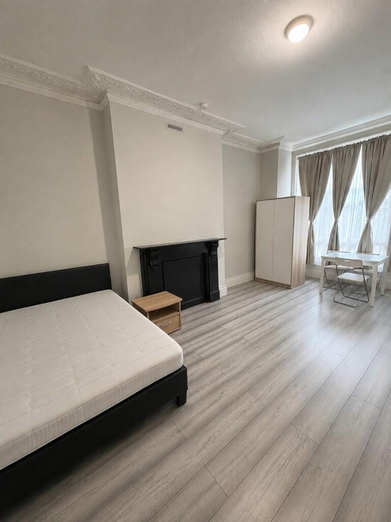 4 bed Studio for rent in London. From Berns & Co - West Hampstead 4 bed Studio for rent in London. From Berns & Co - West Hampstead