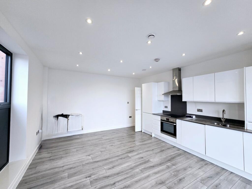 2 bed 1st Floor Flat for rent in Woolwich. From Berns & Co - West Hampstead