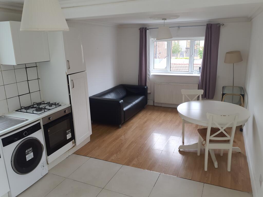 3 bed 1st Floor Flat for rent in Greenford. From Berns & Co - West Hampstead
