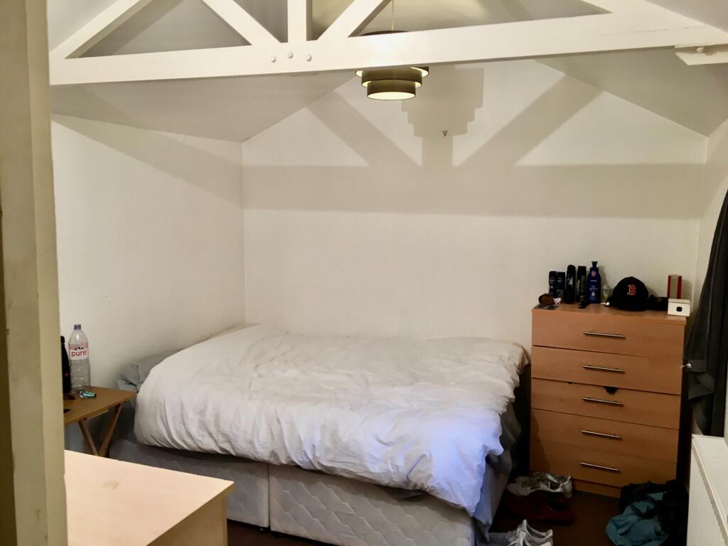 3 bed 1st Floor Flat for rent in London. From Berns & Co - West Hampstead
