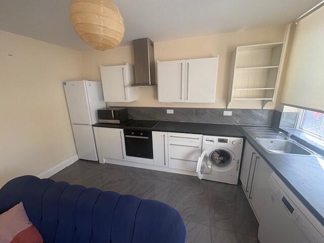 3 bed 1st Floor Flat for rent in Bermondsey. From Berns & Co - West Hampstead