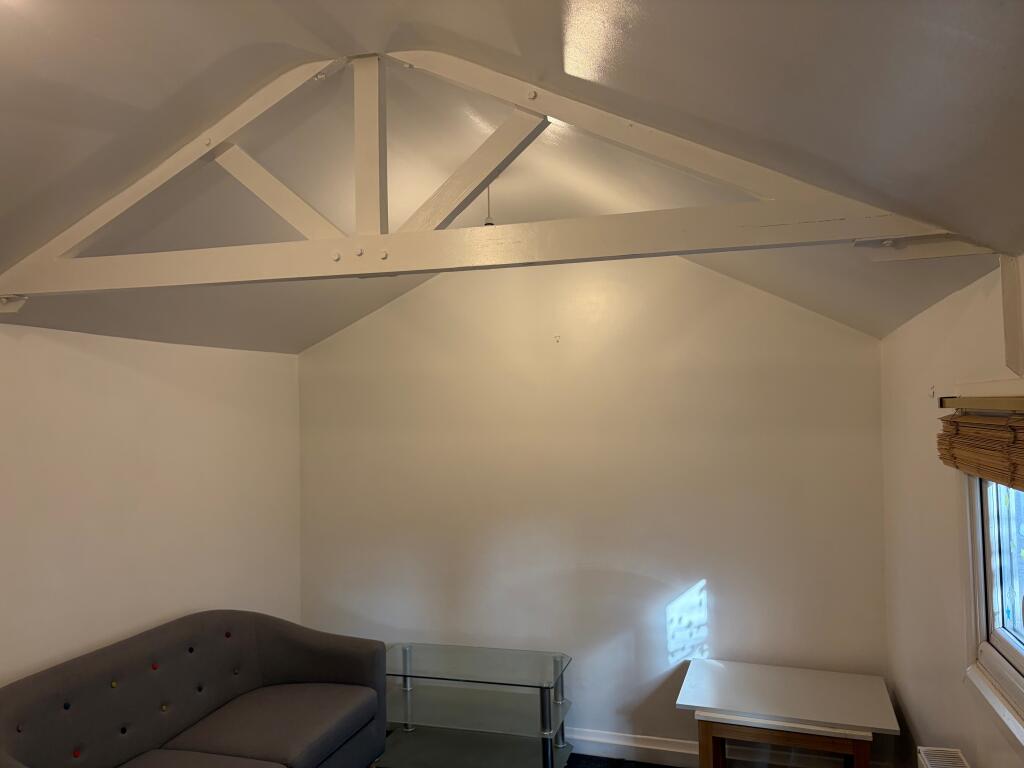 3 bed 1st Floor Flat for rent in Battersea. From Berns & Co - West Hampstead