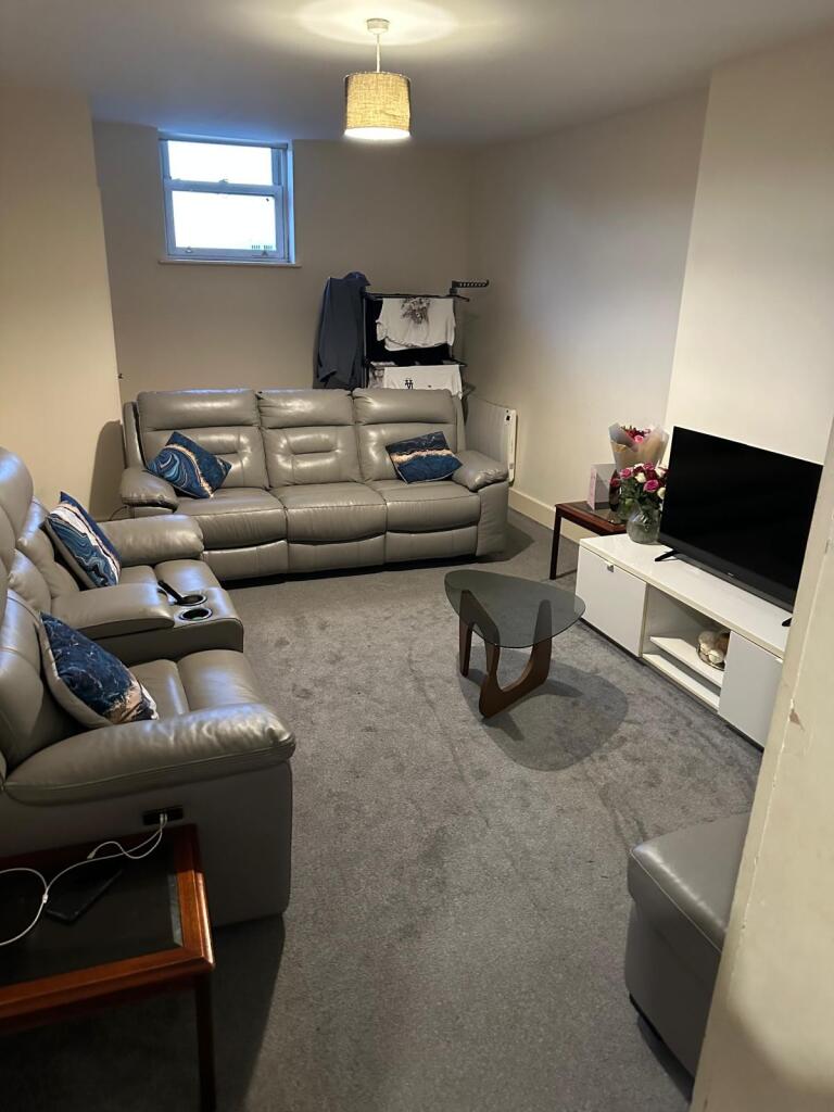 2 bed 1st Floor Flat for rent in Southend-on-Sea. From Berns & Co - West Hampstead