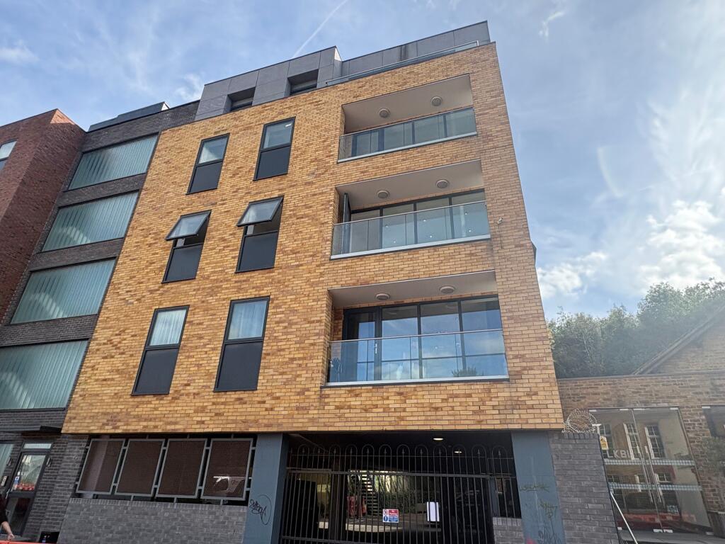 2 bed 1st Floor Flat for rent in Woolwich. From Berns & Co - West Hampstead