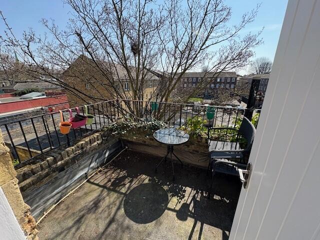 3 bed 1st Floor Flat for rent in London. From Berns & Co - West Hampstead