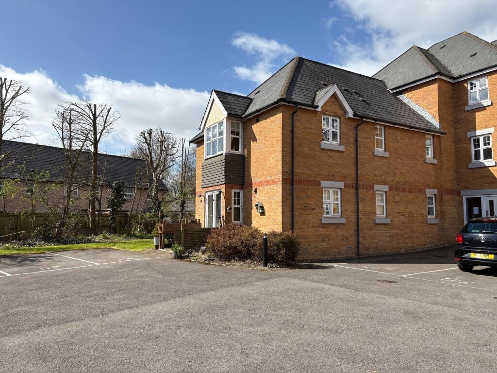 2 bed House (unspecified) for rent in Penarth. From Burnett Davies with Easton - Dinas Powys