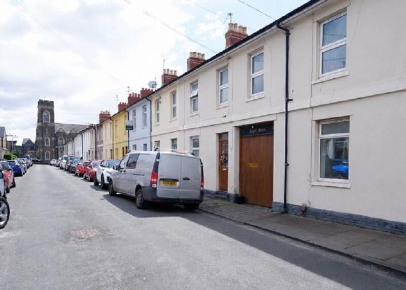 1 bed House (unspecified) for rent in Penarth. From Burnett Davies with Easton - Dinas Powys
