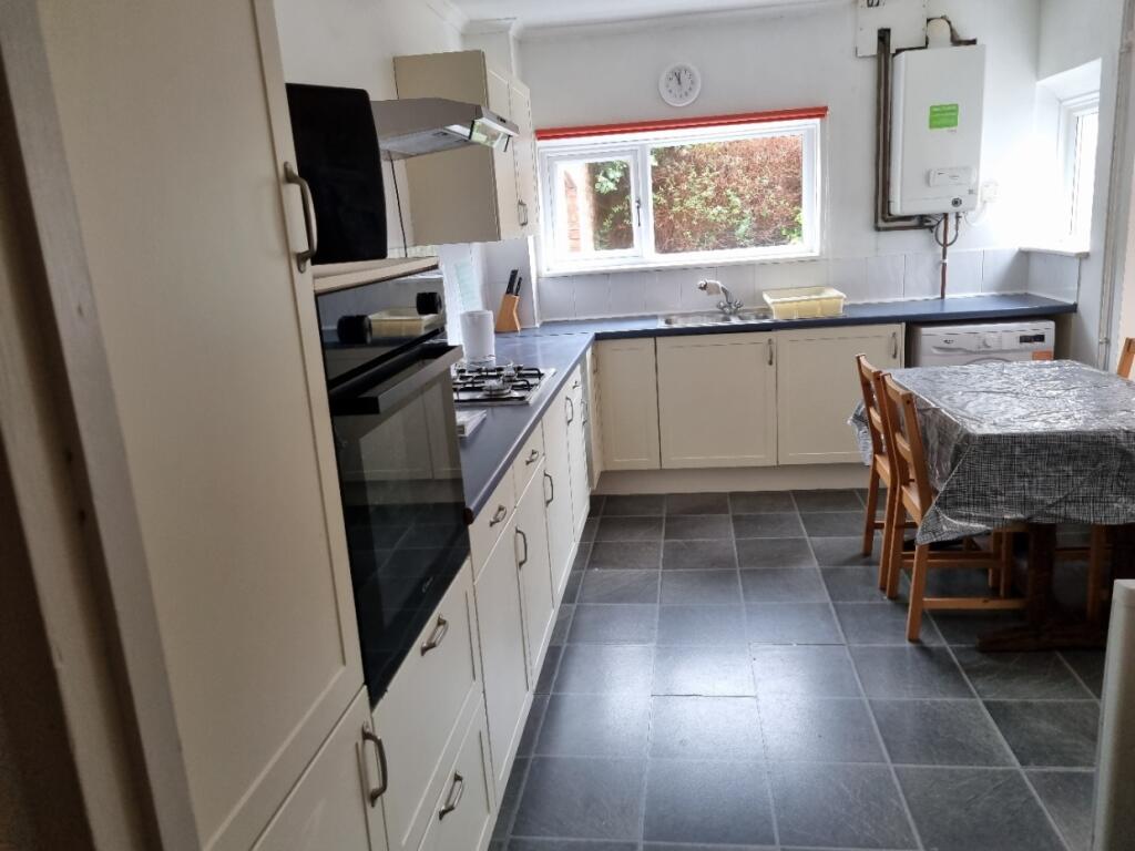 4 bed Mid Terraced House for rent in Exeter. From Belvoir - Exeter