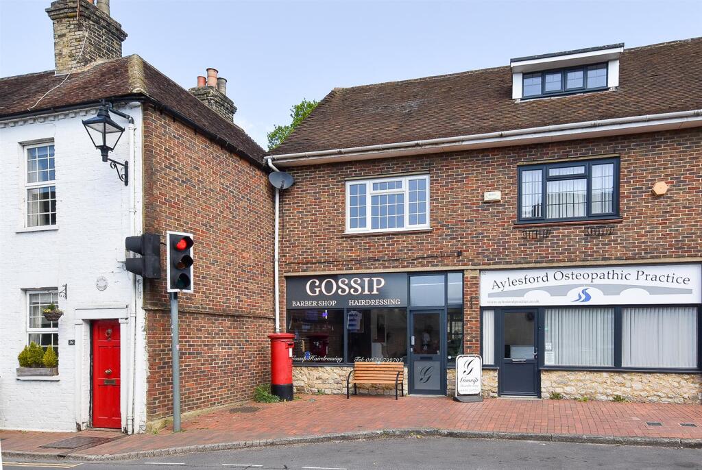 1 bed 1st Floor Flat for rent in Aylesford. From Bluebell Estates - Aylesford