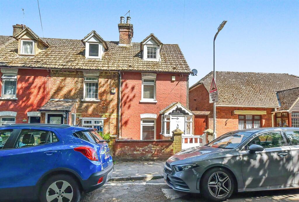 3 bed End of Terrace for rent in Ditton. From Bluebell Estates - Aylesford