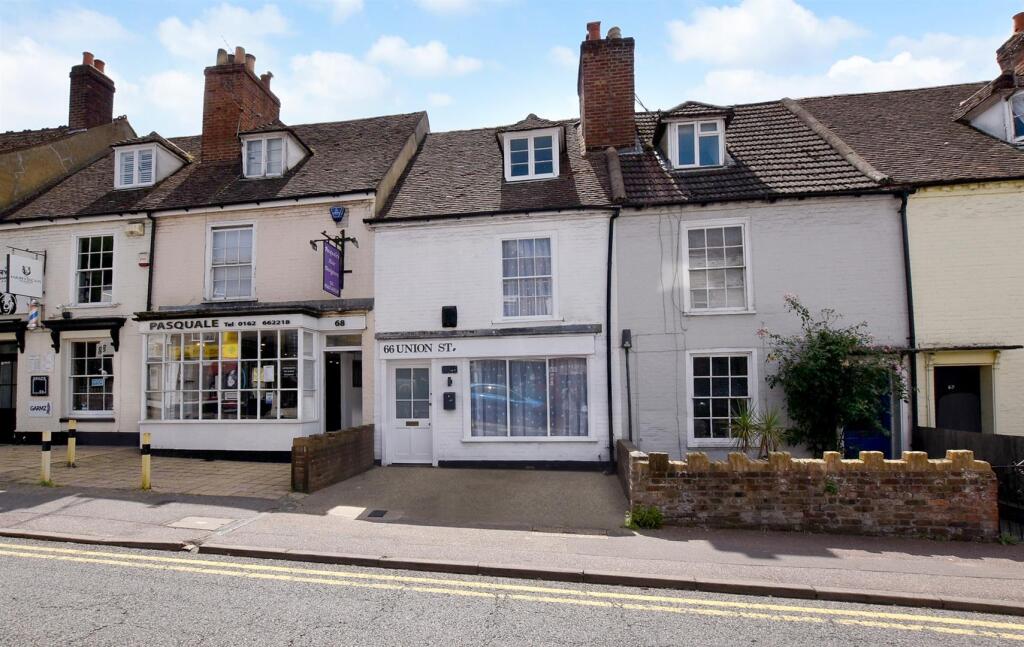 3 bed Mid Terraced House for rent in Boxley. From Bluebell Estates - Aylesford